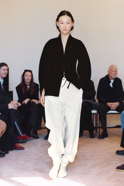 Look 10